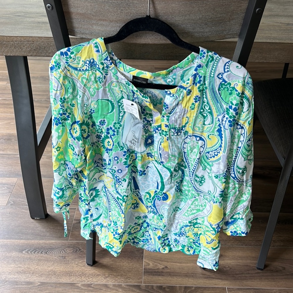 Womens Quarter Sleeve Shirt (size 10)